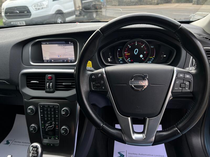 VOLVO V40