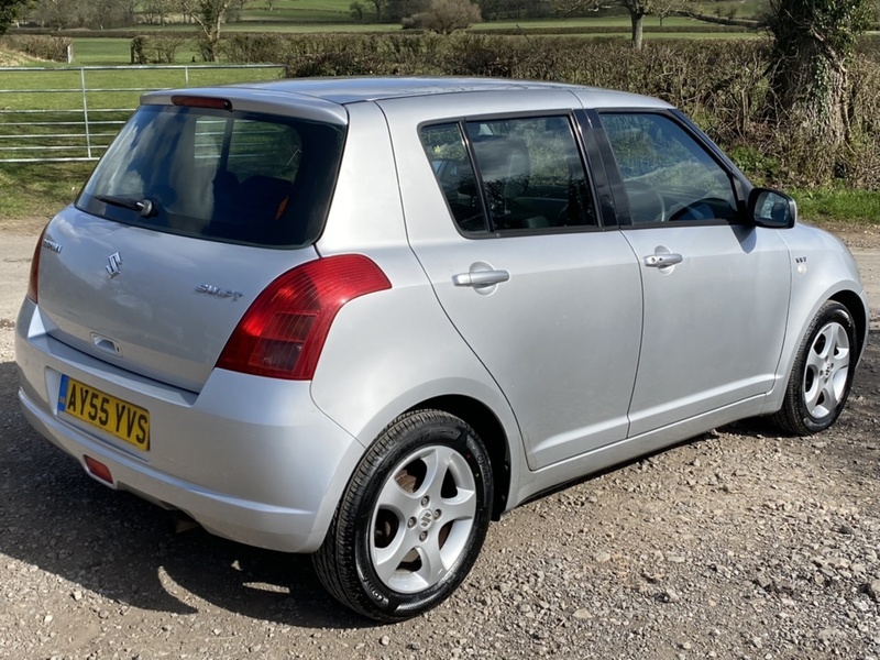 SUZUKI SWIFT